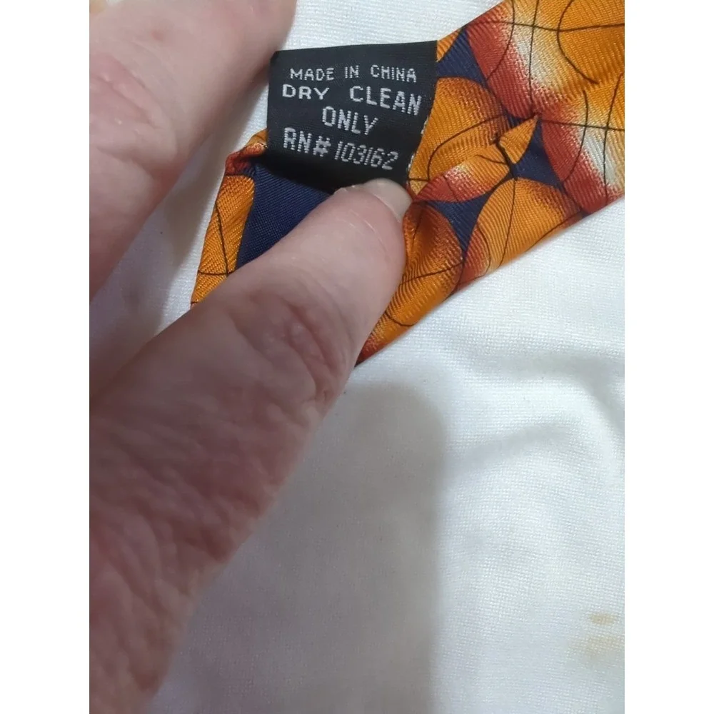 Christian‎ Pelini Men's 100% Silk Hand Made Necktie Basketball Repeating Coach